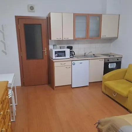 Flora 411 Апартамент